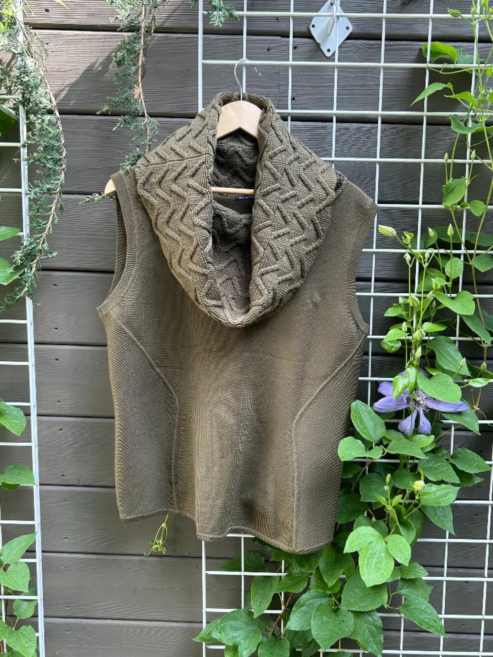 Elie Tahari Olive Cowl Neck Sweater Size Large